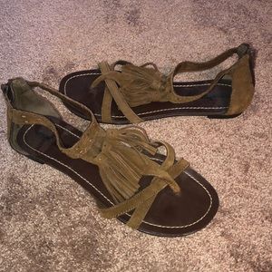 Minnetonka Suede Fringe Sandal